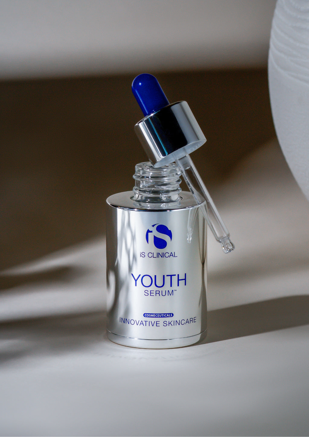 iS CLINICAL Hydra-Cool Serum 30ml